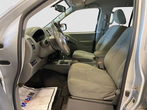 Used 2018 Nissan Frontier SV w/ Value Truck Package image 10