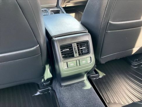 Used 2022 Honda Accord Touring image 12
