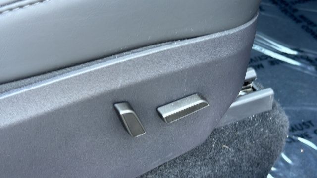 Used 2024 Tesla Model Y Long Range RWD image 23