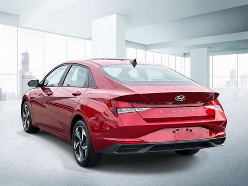 Used 2023 Hyundai Elantra SEL w/ Convenience Package FWD image 3