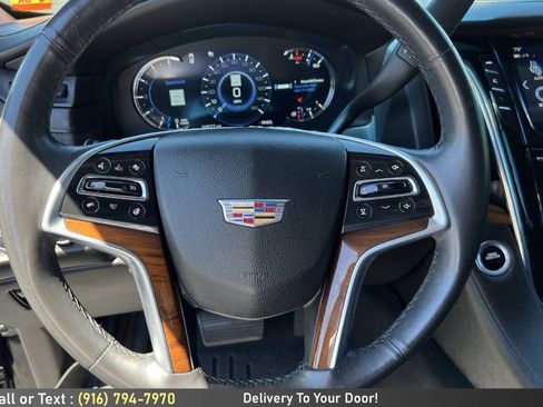 Used 2017 Cadillac Escalade ESV Premium Luxury AWD/4WD image 26