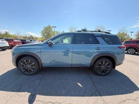New 2026 Nissan Pathfinder SL image 8