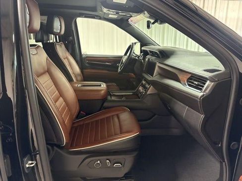 Used 2024 GMC Yukon Denali Ultimate AWD/4WD image 24