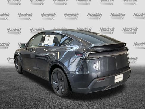 Used 2026 Tesla Model Y AWD image 8