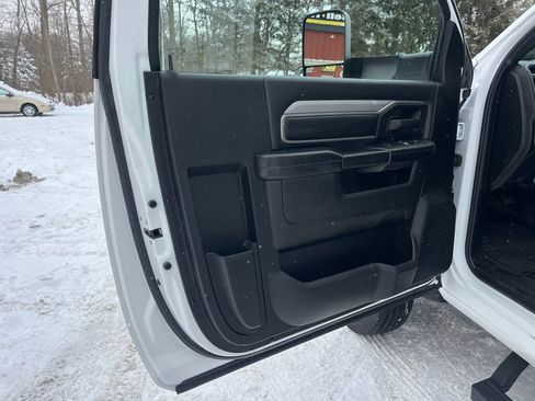 Used 2022 RAM 4500 Tradesman RWD image 36