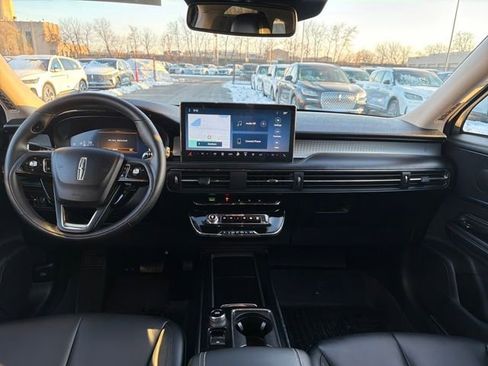 Used 2024 Lincoln Corsair AWD image 16