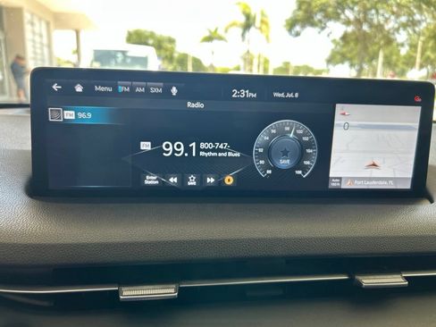 Used 2025 Genesis GV70 2.5T AWD/4WD image 8