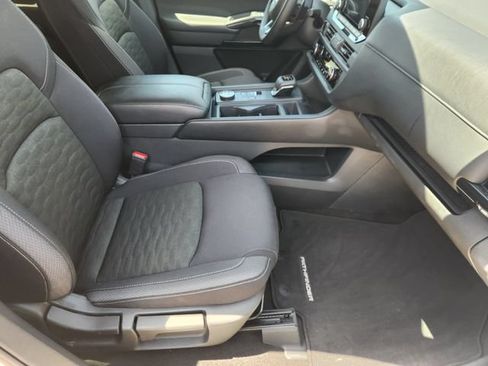 Used 2025 Nissan Pathfinder S AWD/4WD image 14