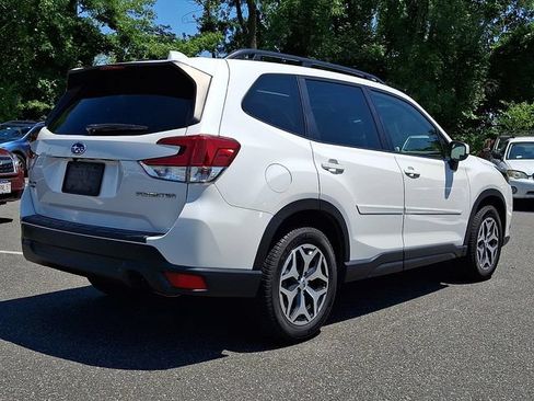 Used 2022 Subaru Forester Premium AWD/4WD image 6