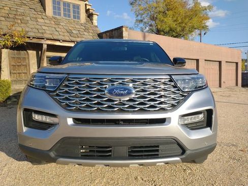 Used 2021 Ford Explorer Platinum w/ Equipment Group 601A image 4