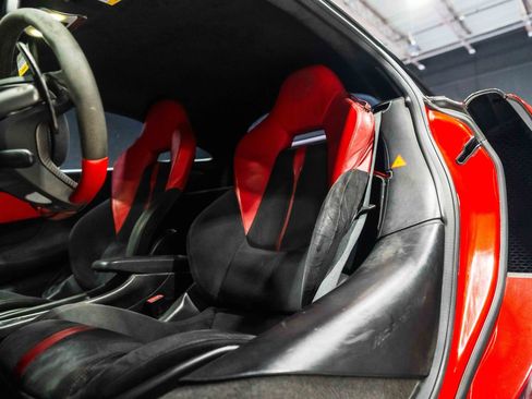 Used 2017 McLaren 570S Coupe RWD image 18
