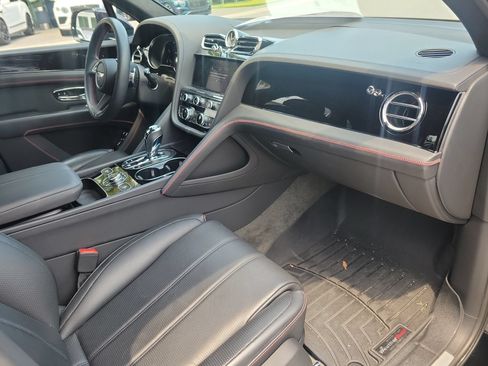 Certified 2023 Bentley Bentayga AWD/4WD image 17