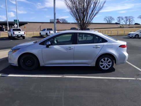 Certified 2023 Toyota Corolla LE image 7