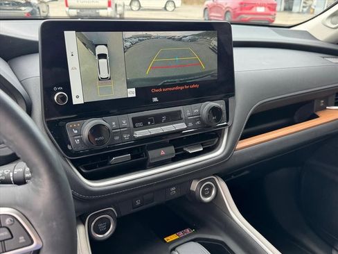 Used 2024 Toyota Grand Highlander AWD image 24