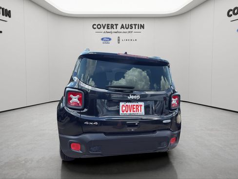 Used 2018 Jeep Renegade Latitude w/ Cold Weather Group AWD/4WD image 4