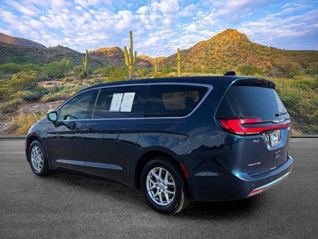 Used 2025 Chrysler Pacifica Select FWD image 6