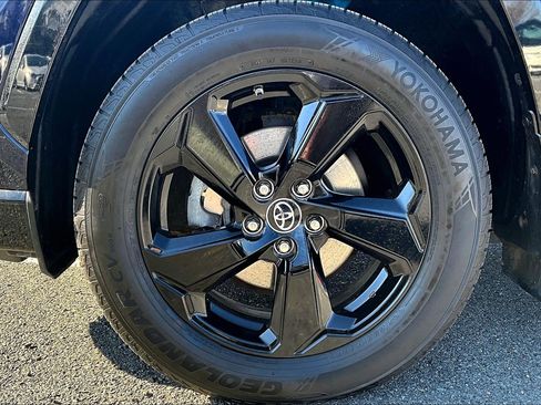 Used 2019 Toyota RAV4 XSE image 9