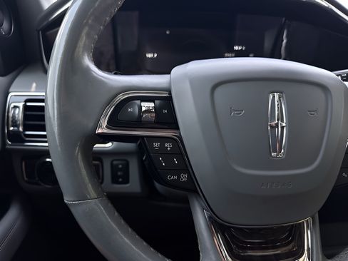 Used 2019 Lincoln Navigator Reserve AWD/4WD image 14