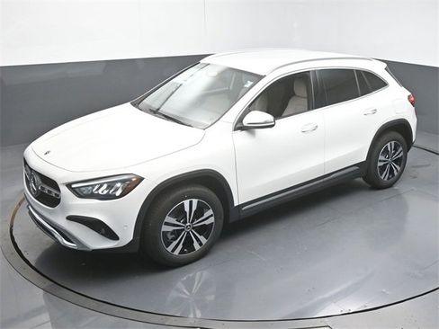 New 2025 Mercedes-Benz GLA 250 image 45