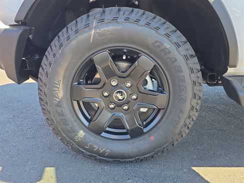 New 2025 Ford Bronco Outer Banks w/ Black Appearance Package image 25