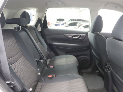 Used 2018 Nissan Rogue S AWD/4WD image 14
