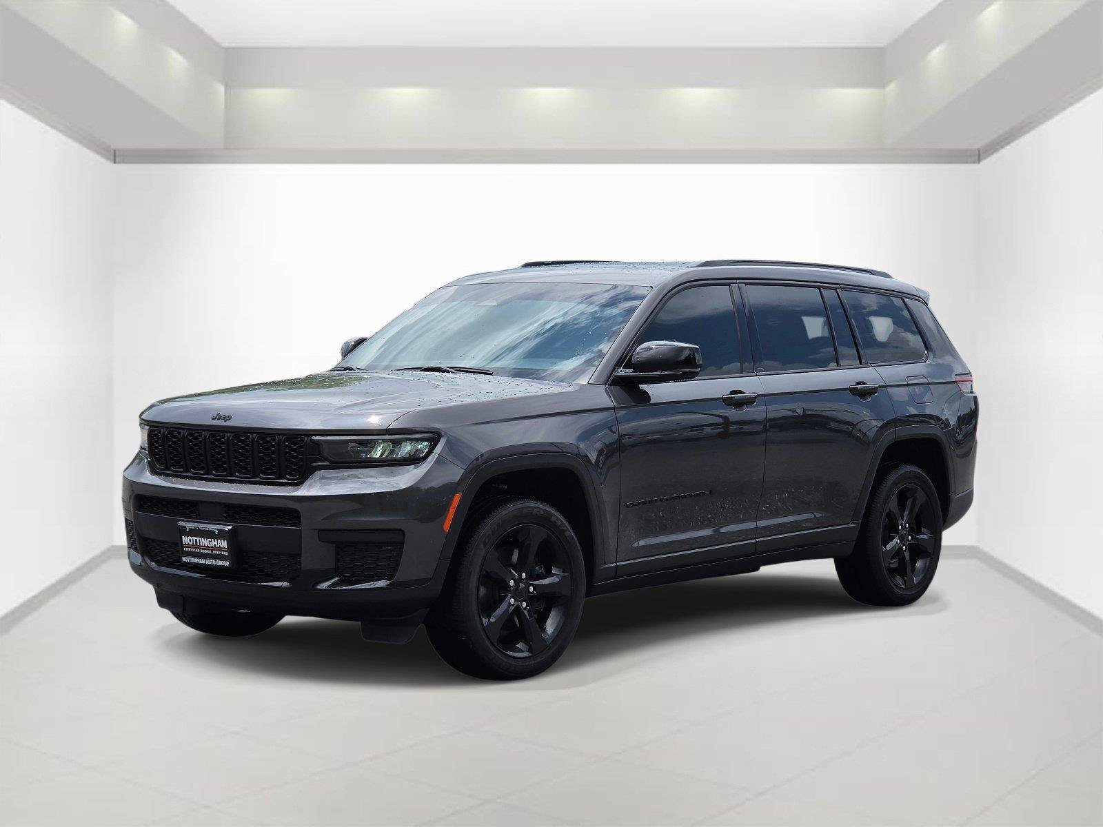 Used 2025 Jeep Grand Cherokee L Altitude AWD/4WD image 3