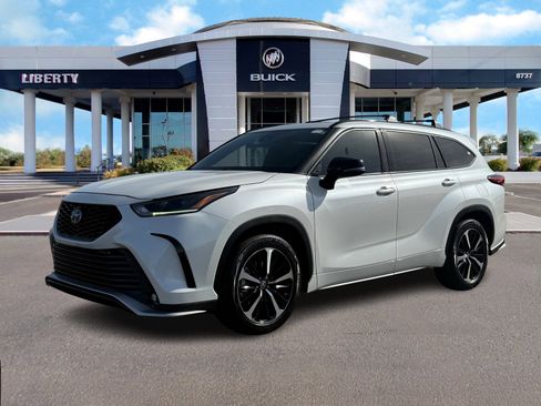 Used 2021 Toyota Highlander XSE image 8