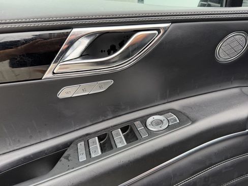 Used 2025 Genesis GV80 2.5T Standard AWD/4WD image 11