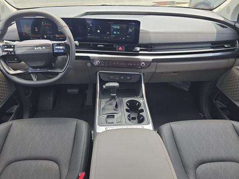 New 2027 Kia Carnival FWD image 12