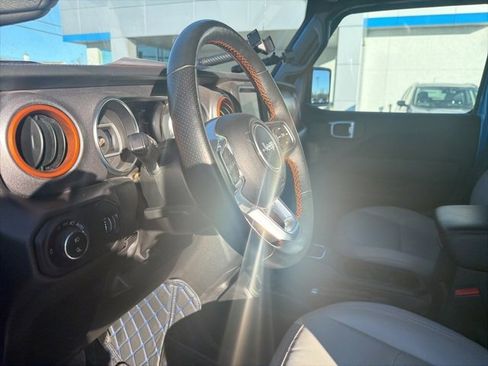 Used 2023 Jeep Gladiator Mojave w/ Cold Weather Group image 45