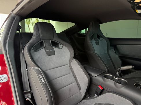 Used 2019 Ford Mustang Shelby GT350 w/ Technology Package RWD image 31