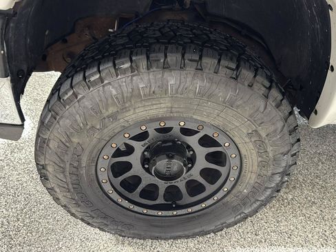 Used 2004 Chevrolet Silverado 2500 LT w/ Skid Plate Package AWD/4WD image 5