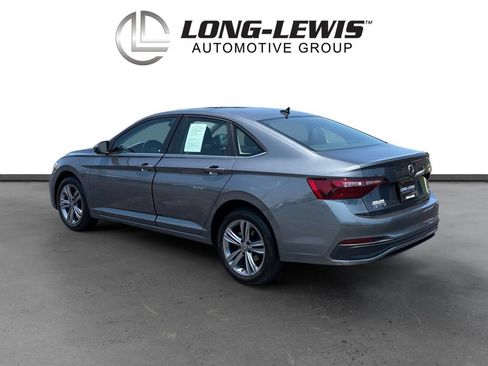 Certified 2024 Volkswagen Jetta SE FWD image 4