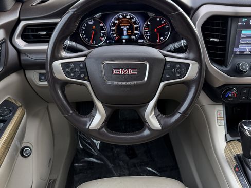 Used 2019 GMC Acadia Denali w/ Technology Package AWD/4WD image 13