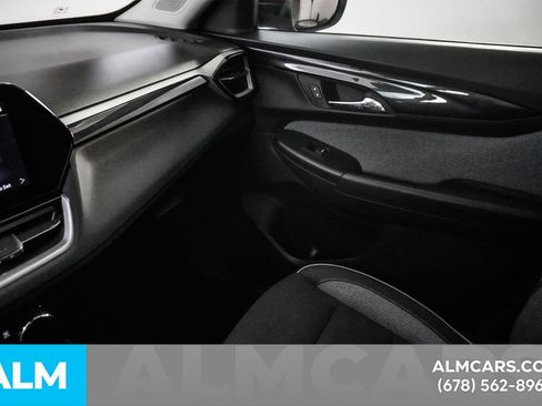 Used 2025 Chevrolet TrailBlazer LT image 45