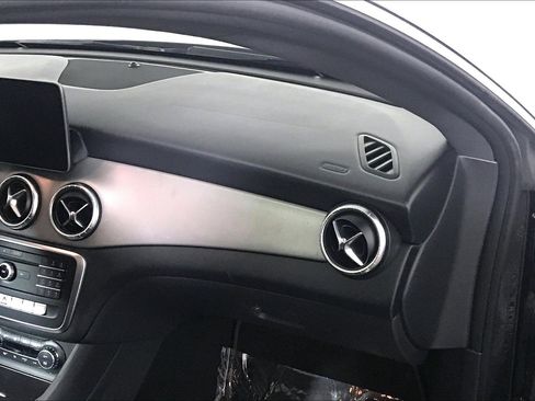 Used 2019 Mercedes-Benz CLA 250 4MATIC image 14