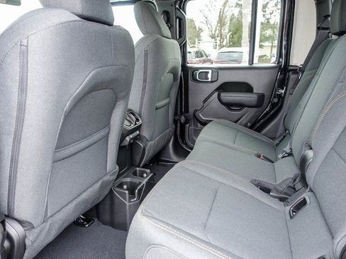 New 2026 Jeep Gladiator Sport AWD/4WD image 15