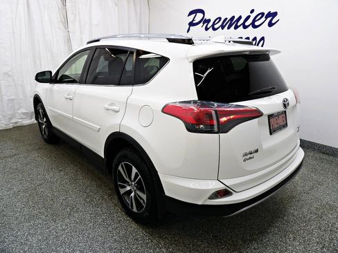 Used 2018 Toyota RAV4 XLE w/ Plus Extra Value Package AWD/4WD image 4