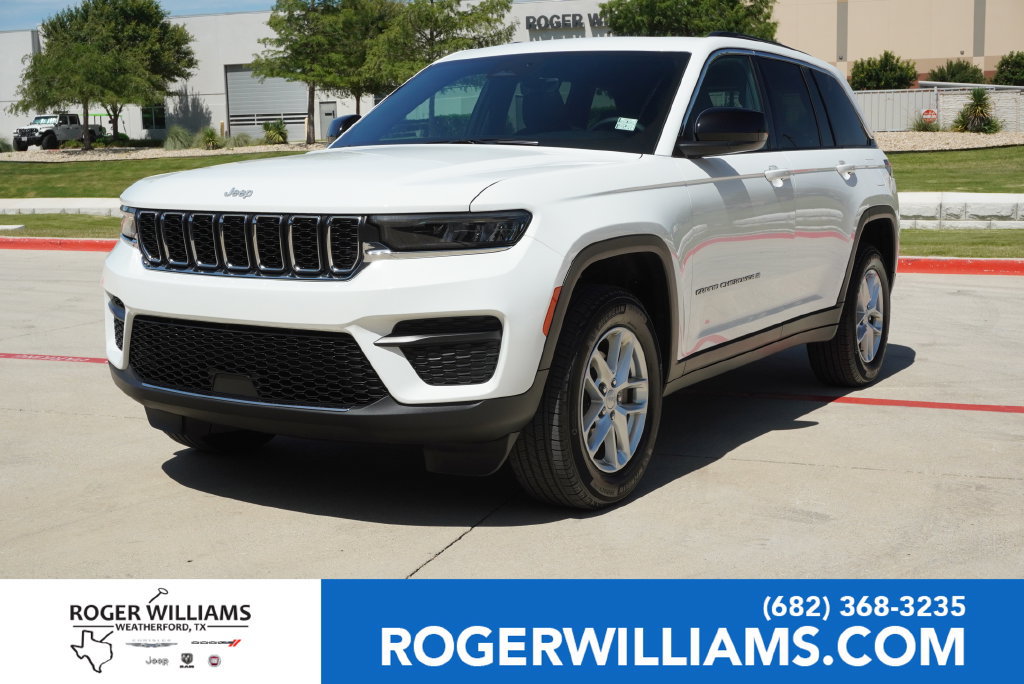 Used 2025 Jeep Grand Cherokee Laredo X AWD/4WD image 1