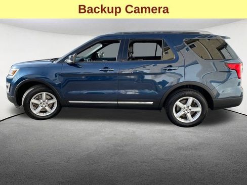 Used 2017 Ford Explorer XLT w/ Equipment Group 202A image 6