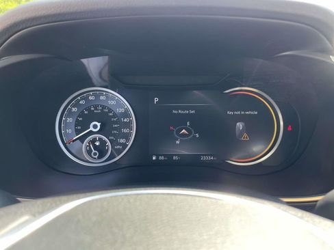 Used 2025 Genesis G70 2.5T RWD image 21