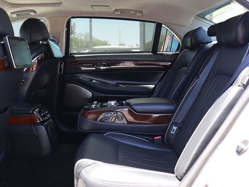 Used 2019 Genesis G90 5.0 Ultimate RWD image 31