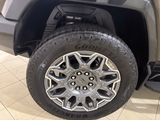 Used 2025 GMC Hummer EV 3X AWD/4WD image 29