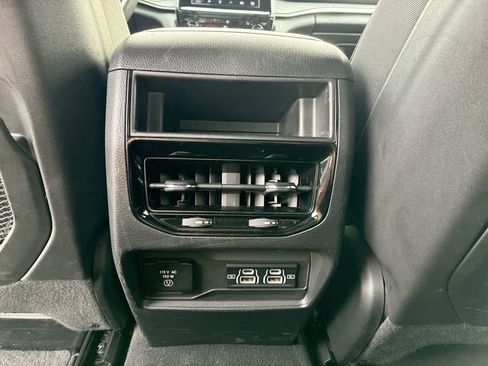 Used 2023 Jeep Grand Cherokee Altitude AWD/4WD image 20