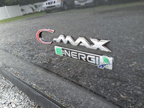 Used 2017 Ford C-MAX Energi SE image 13