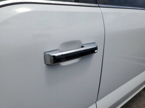 Used 2022 Ford F150 Lariat w/ Equipment Group 502A High AWD/4WD image 9