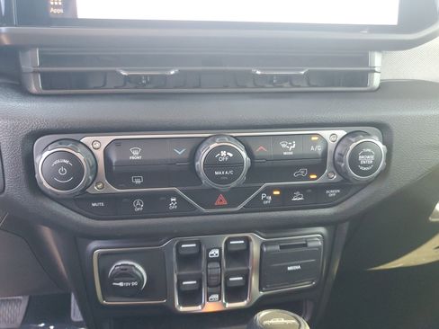 New 2026 Jeep Gladiator Sport image 22