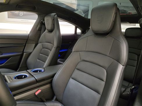 Used 2021 Porsche Taycan Turbo S image 32