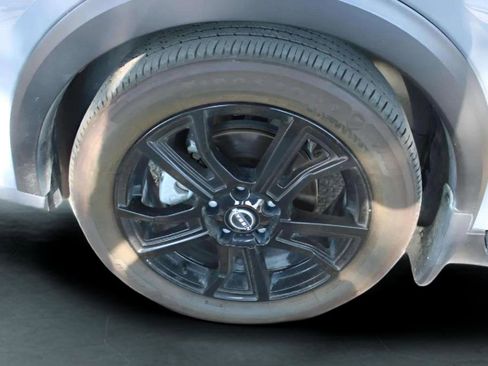 Used 2024 Nissan Kicks SR w/ SR Premium Package FWD image 16