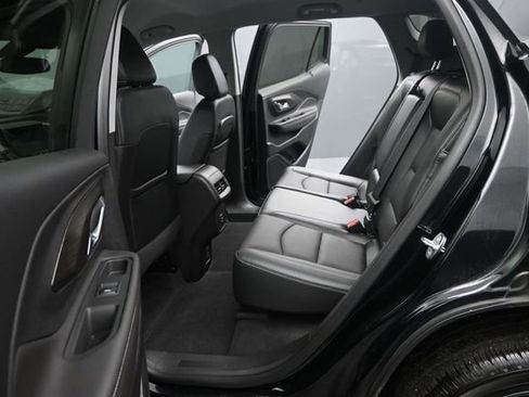 Used 2024 GMC Terrain SLT FWD image 13